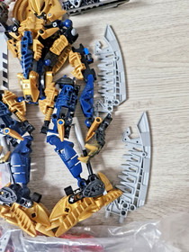 LEGO Bionicle Kardas 10204-1 With Instructions And All Parts for Brutaka Axonn