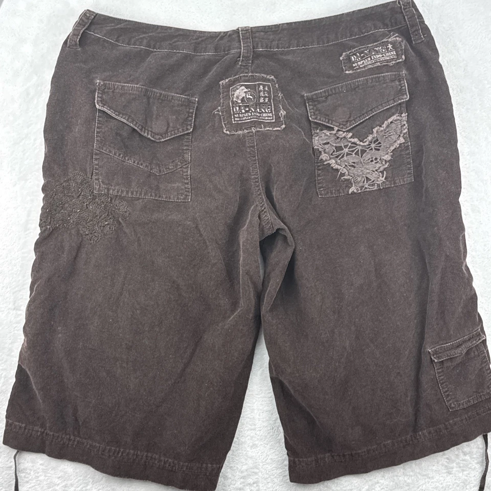 Pana corta mujer Y2K Da-Nang castaño grande Foto 2 de 4