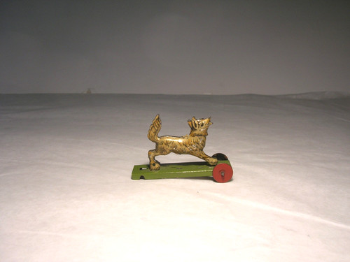 Vintage Rare Meier Circa 1910 Tin Penny Toy Lithograph Begging Dog On Wheels !!
