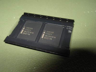 2x Intel Strata-Flash 28F256P33 - 256Mbit (16M x 16) 85ns TBGA-64 RC28F256P33B85