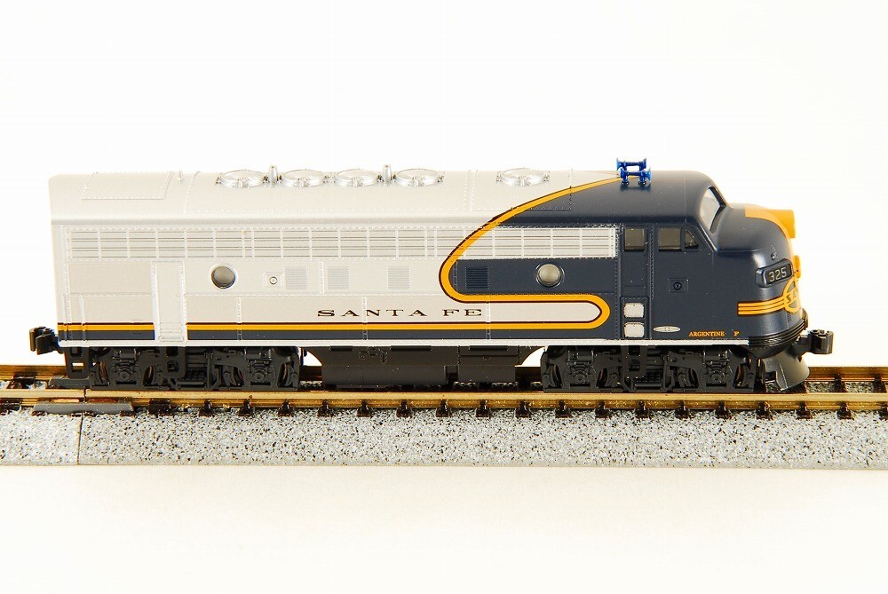 KATO N-Scale #176-2126 EMD F7A AT&SF Bluebonnet #325 Made in Japan