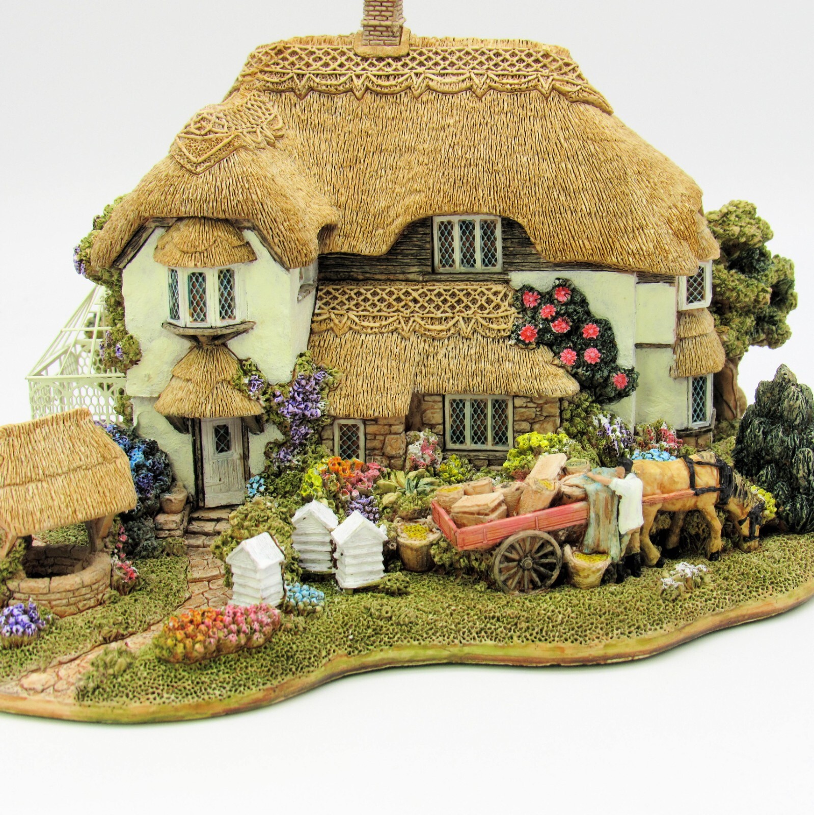 Lilliput Lane - Beekeeper's Cottage Lilliput Lane - Beekeeper's Cottage