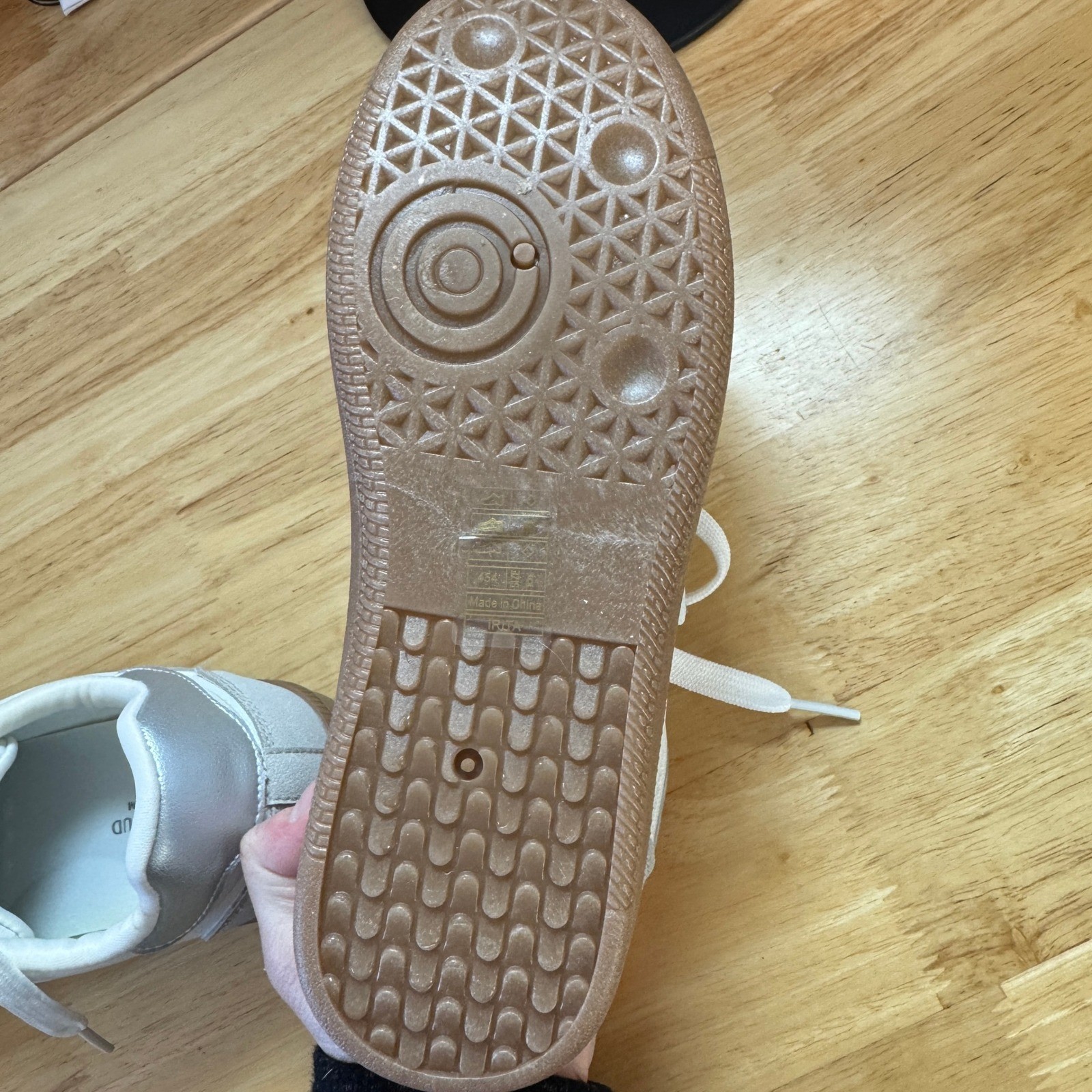 Project Cloud Irita White Silver Memory Foam Gum … - image 5