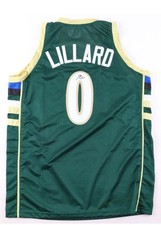 Damian Lillard Rookie Cards and Autograph Memorabilia Guide 45