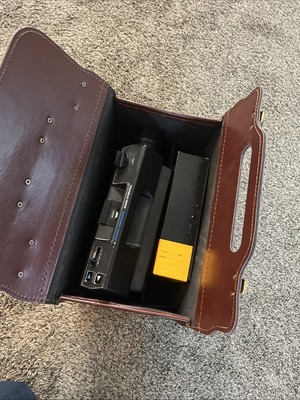 Kodak  Carousel 4400 Projector With Case & 80 Slide Tray & Remote
