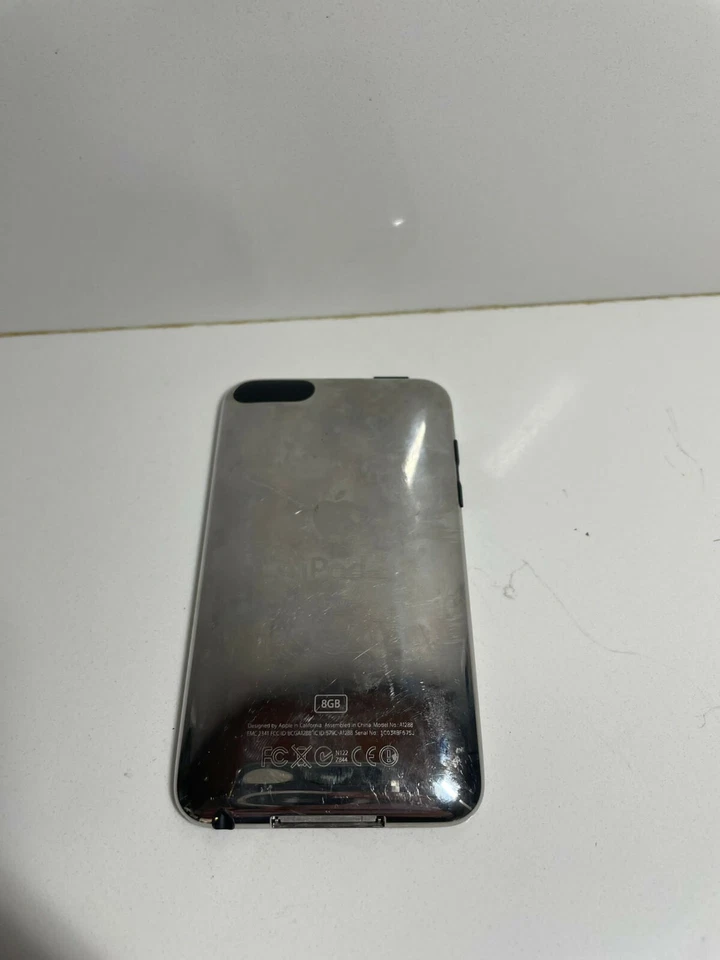 Apple iPod touch 2nd Gen - A1288 8Gb - Image 2 of 4