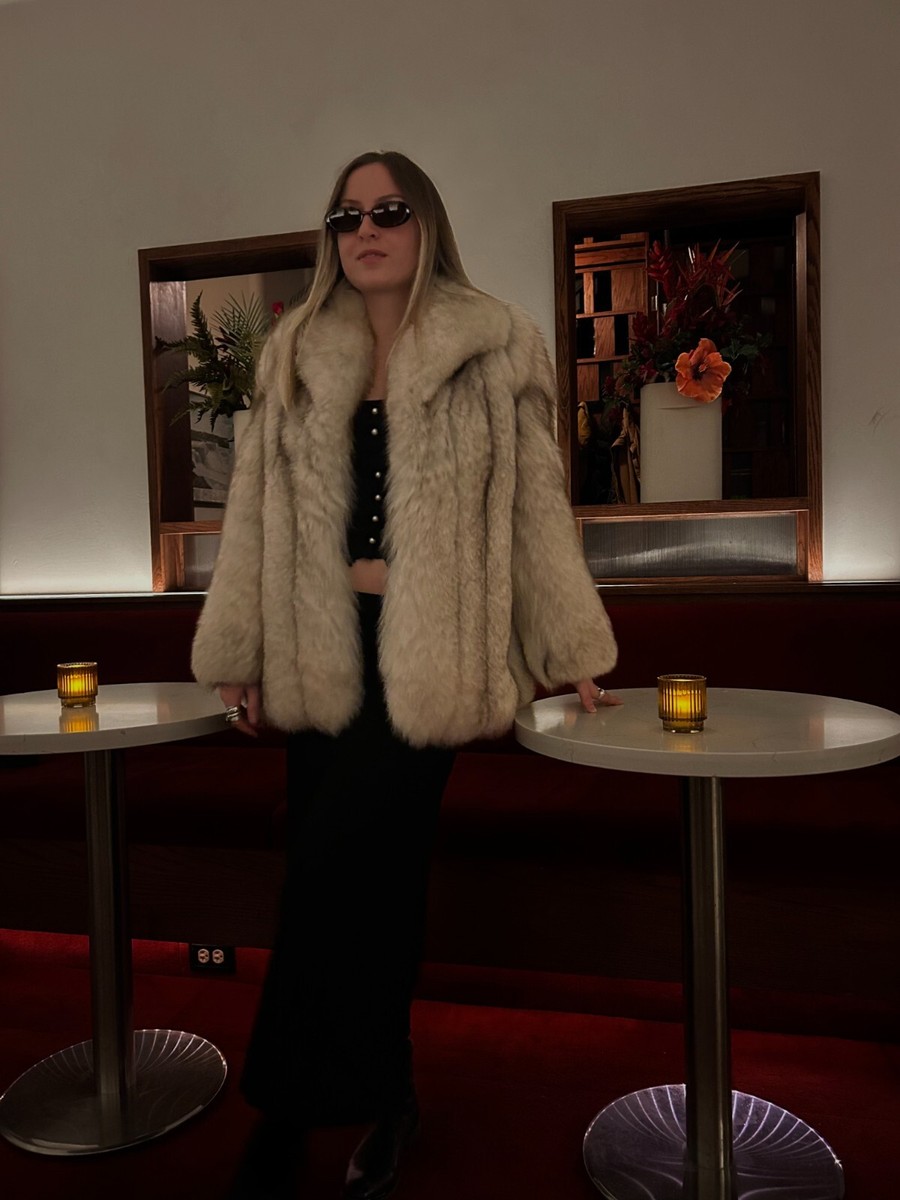 グッチ クロップドデザイン 軽量 毛皮 ブルーフロストフォックス ショートコート グッチ クロップドデザイン 軽量 毛皮 ブルーフロストフォックス