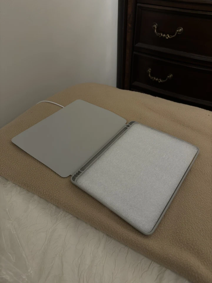 funda ipad 10ª generación con porta lápices Foto 2 de 3