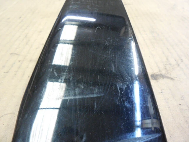 Черная отделка левой внешней стойки B для Audi A6 1998 - 2004 годов выпуска - Изображение 3 из 4