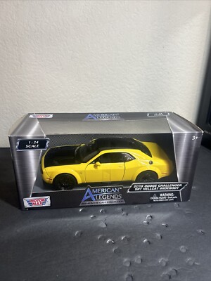 Dodge Challenger SRT Hellcat Widebody 2018 Motormax Diecast 1:24 Scale Black Top