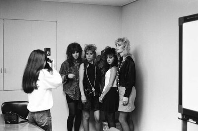 Bangles 1986 Japan Tour Vicki Peterson, Susanna Hoffs etc OLD PHOTO 4