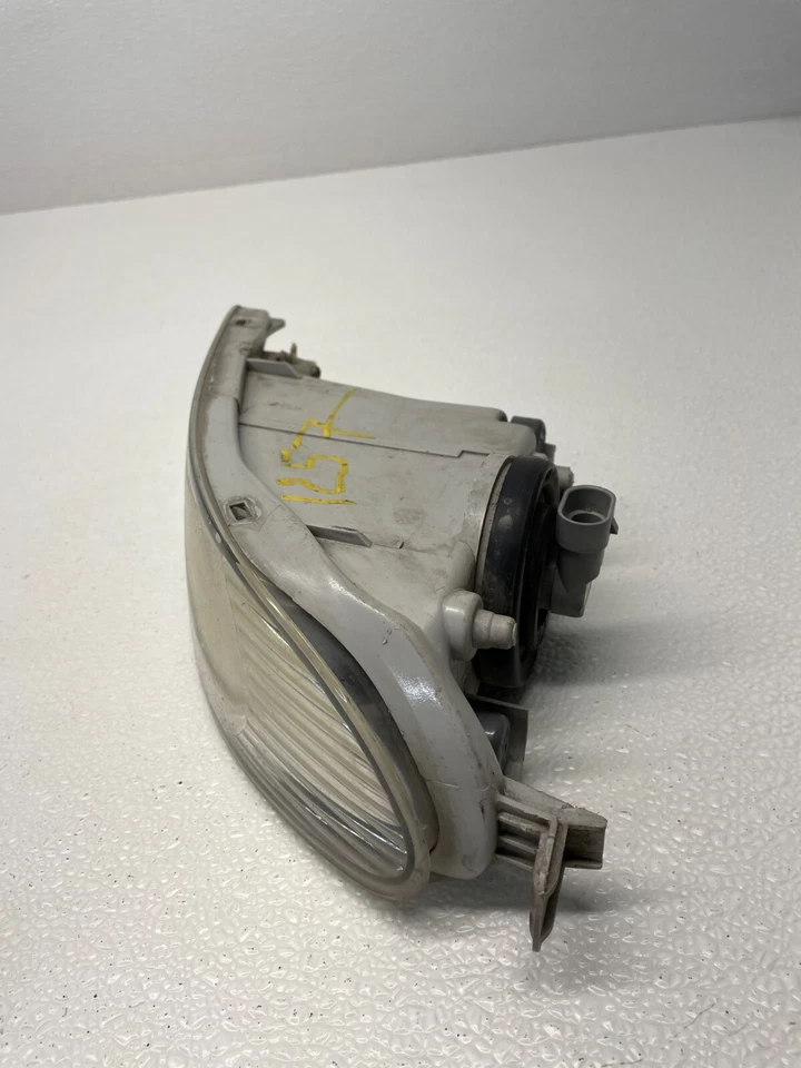 Faro antiniebla lado pasajero delantero derecho Toyota Corolla 2005-2008 OEM 94520006 Foto 3 de 4