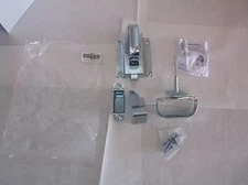 NEW 1RBW7 Swinging Door Latch, 4-3/4 In. W, Silver (I13T)