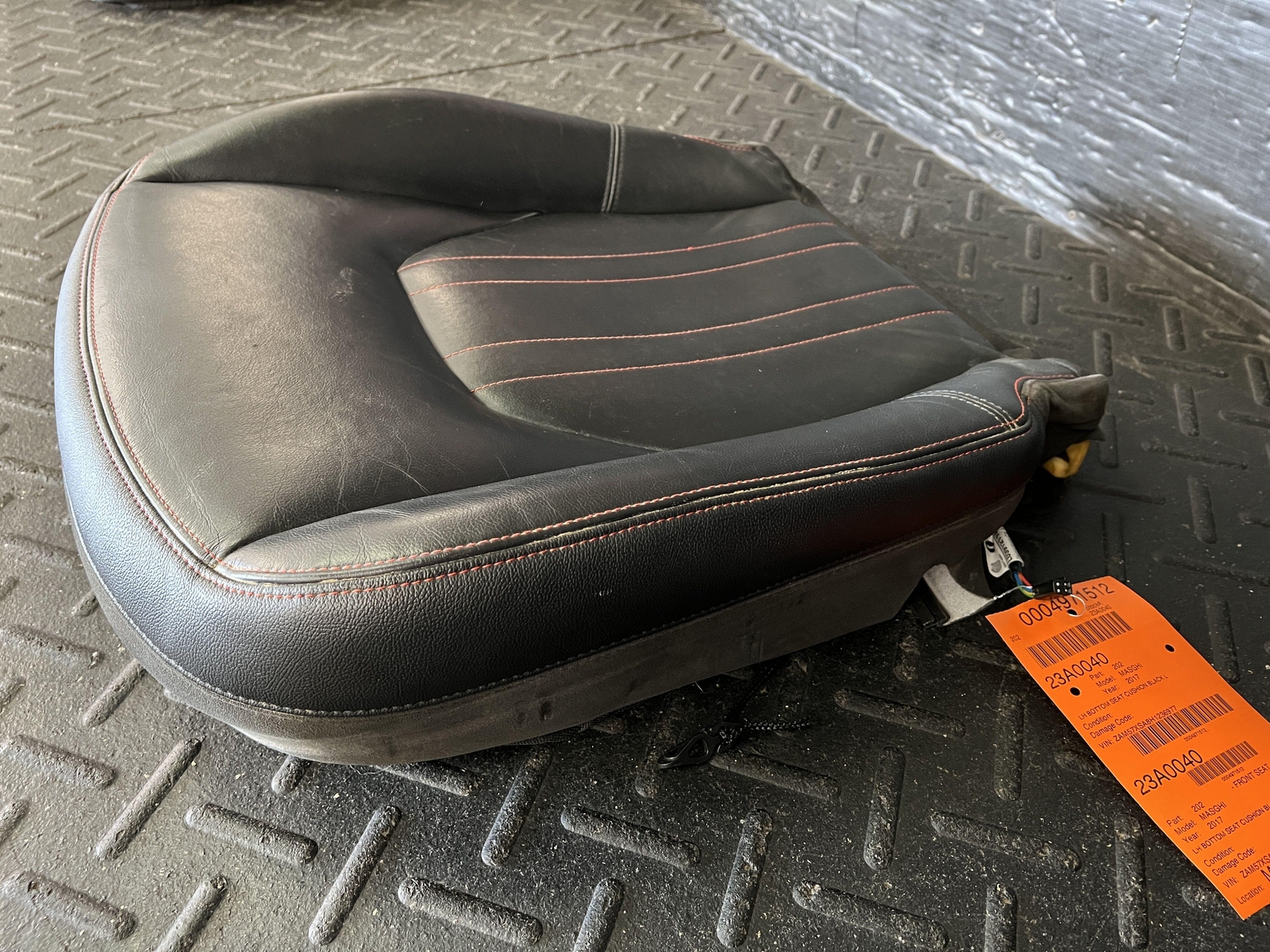 2017 MASERATI GHIBLI BLACK LEATHER FRONT DRIVER BOTTOM SEAT CUSHION ONLY