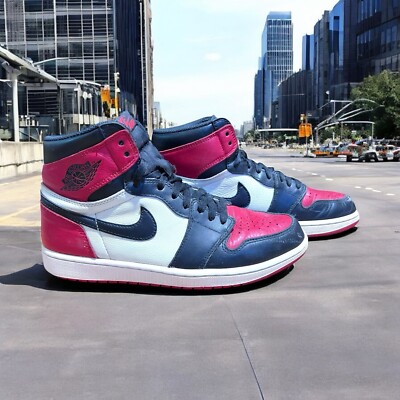 AIR JORDAN 1 RETRO HIGH OG SIZE 9.5 BRED TOE BLACK SUMMIT WHITE 555088-610