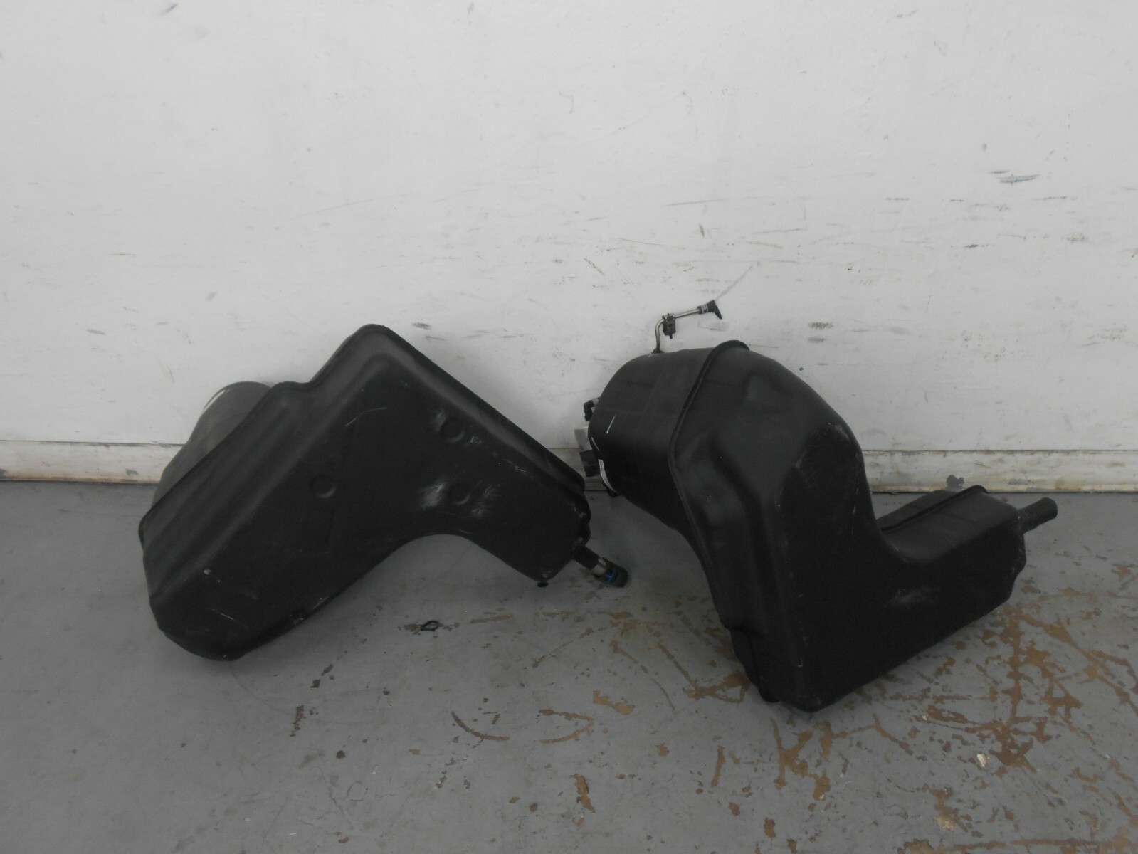 2014 11 12 13 14 Audi R8 V10 Fuel Tanks  #01602 i1