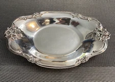 International Silver Company SILVER PLATED ORLEANS ROSES Oval Tray #448 Vintage