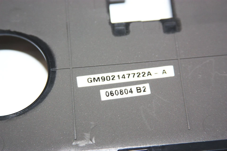 FUNDA INFERIOR BISEL FUNDA INFERIOR GM902147722A--PORTATIL TOSHIBA QOSMIO G35-AV600 Foto 3 de 3