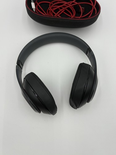 Beats by Dr Dre Studio 2.0 Over the Ear Headphones B0500 Wired Black Red - Picture 2 of 10