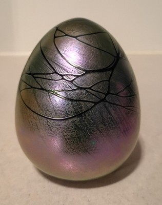 4'' Signed Steven Maslach 79 Iridescent Threaded Art Glass Egg Paperweight