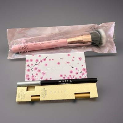 Mally BUNDLE - Foundation Brush, Eye Shadow, Eyeliner, Lip Liner & Lip Lacquer