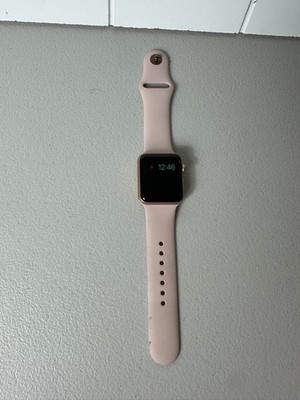 Apple Watch Series 3 Smartwatch Unisex 38mm Gold Case Pink Sand Sport Band