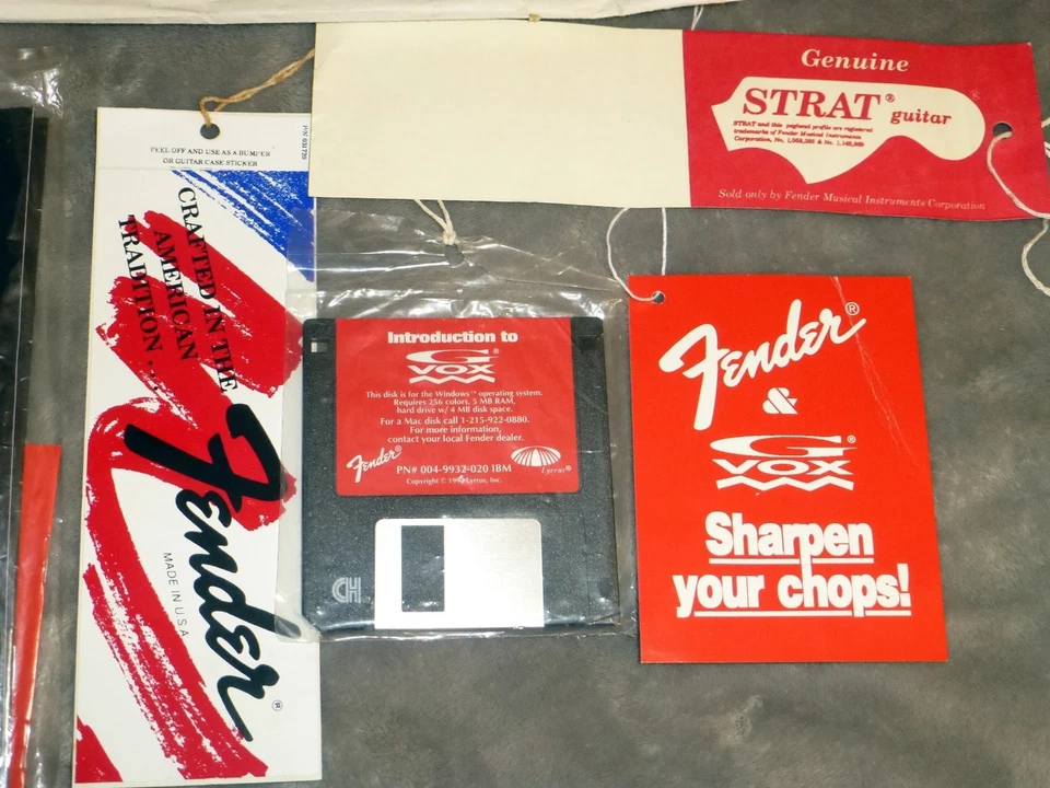 Estuche Fender Stratocaster Años 90 Candy Packet Strat Hoja de Construcción + + GVOX Completo Foto 2 de 4