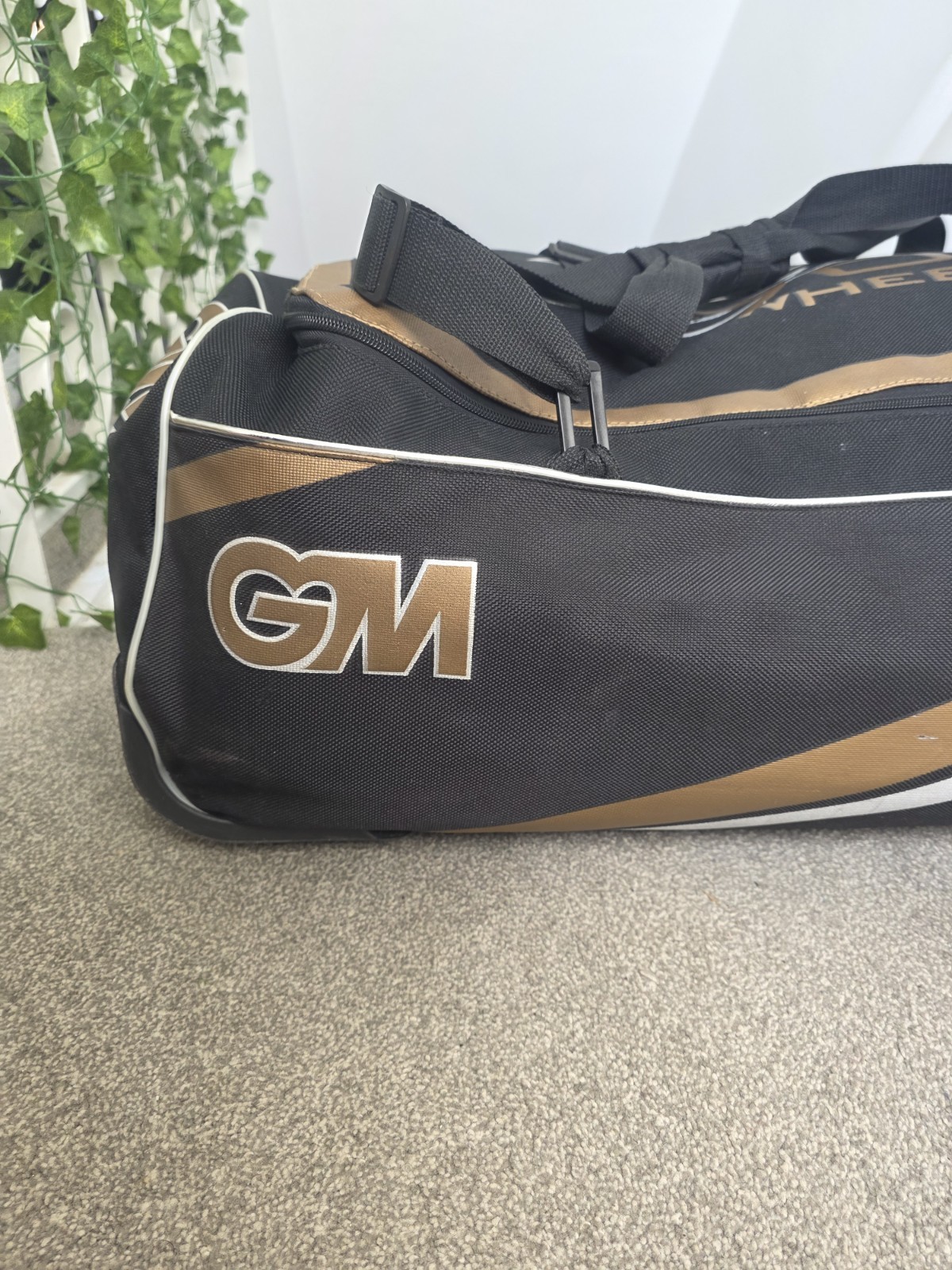 GM 707 Cricket Wheelie Bag Gold Black Gunn & Moore Large Holdall Storage Zips image 2