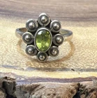 Vintage 925 Sterling Silver Peridot Modernist Floral Ring Size 7