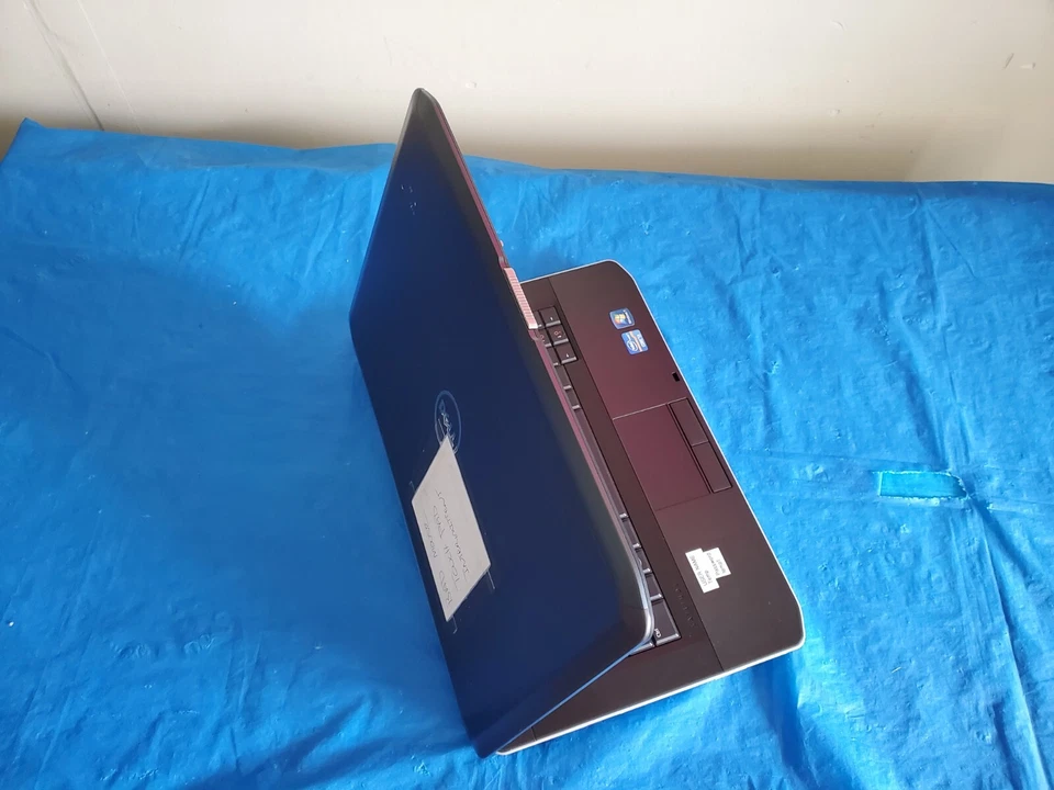 Dell Lattitude 14" Laptop/Notebook Intel Core i3 Windows 7 Pro - Image 4 of 4