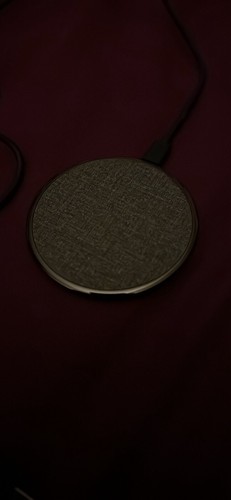 Juspaw Wireless Charging Pad For Apple iPhone / AirPods