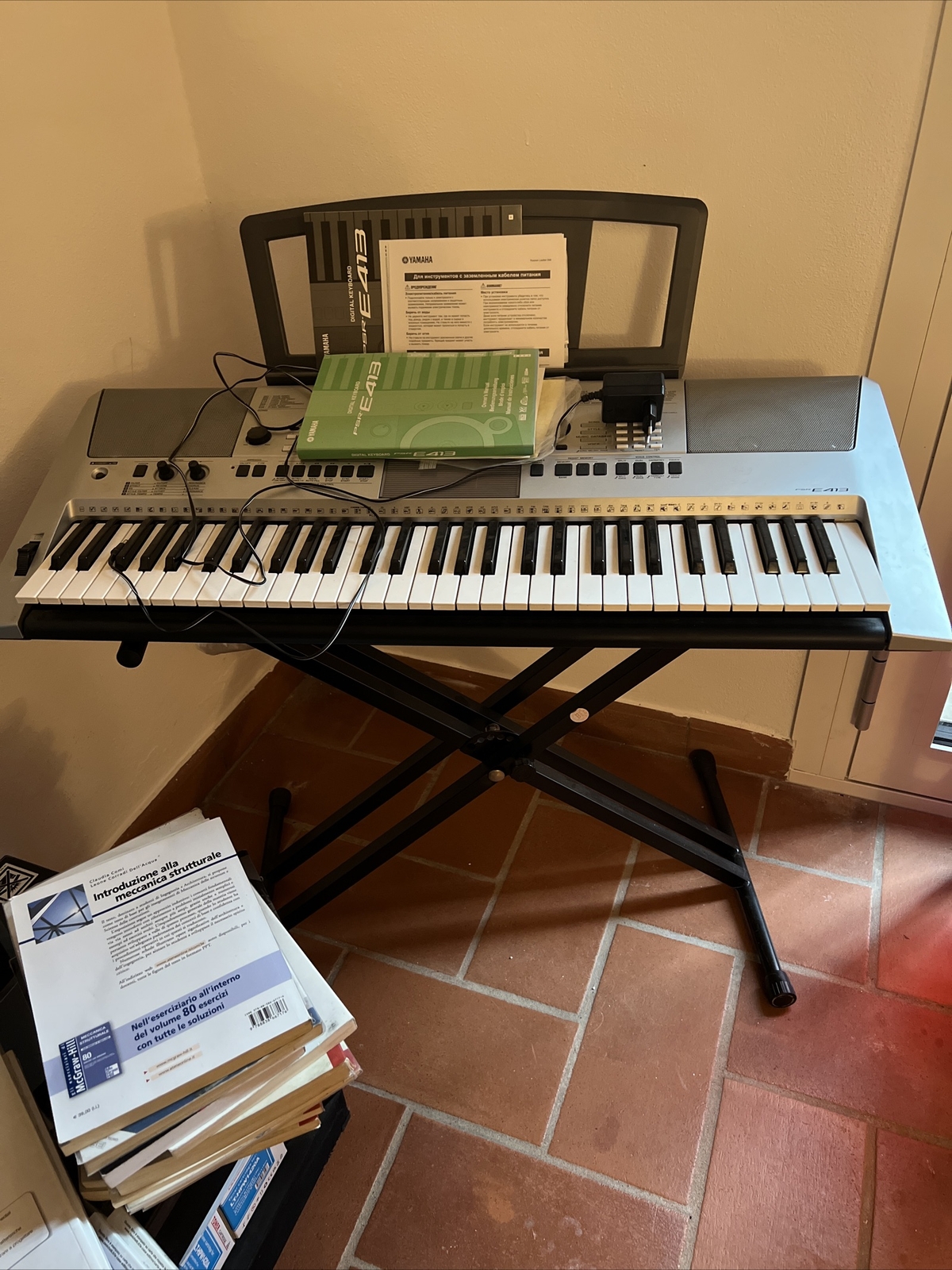 Pianola Yamaha PSr E413