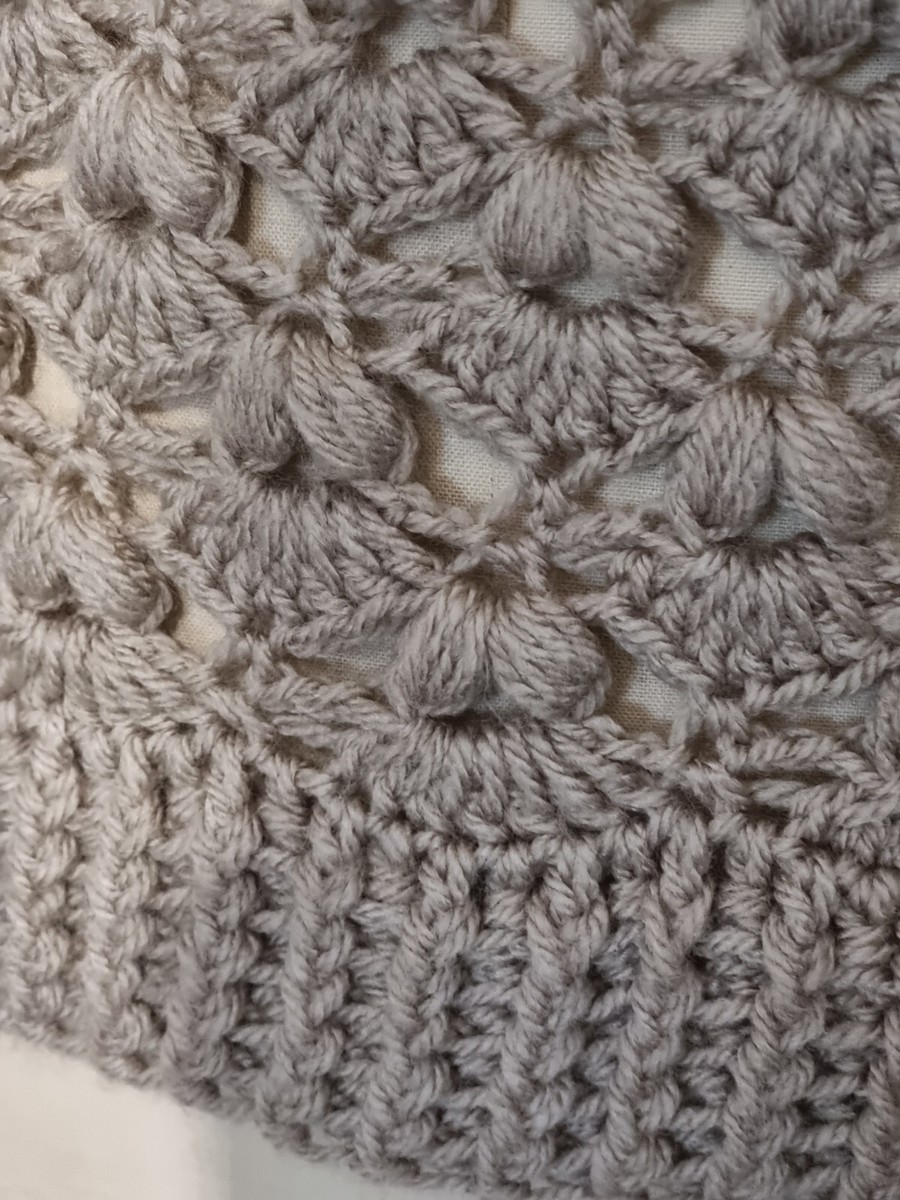 Pull Fait Main En Laine Taupe - Motifs Ajourés - Taille ~42 - Occasion Très Bon État