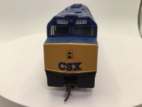 Walthers Trainline CSX #9993 EMD F40Ph Locomotive HO Scale Item 931-334 - Picture 8 of 12