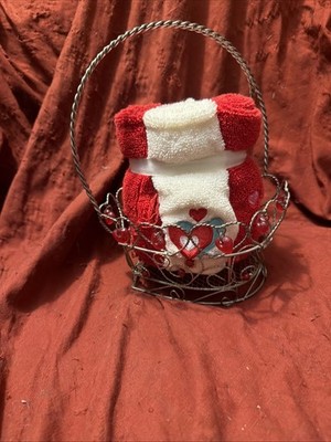 Embroidered 6 Red White Pink Heart Wash Cloths In Heart Shaped Wire Basket New