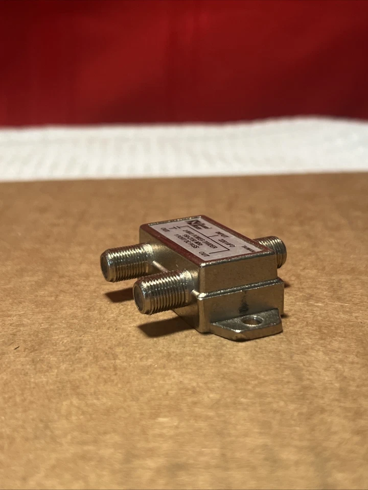 Channel Master 2201IFD 2-Way Power Divider 950-2150 MHz 1 Port DC Pass - Image 4 of 4