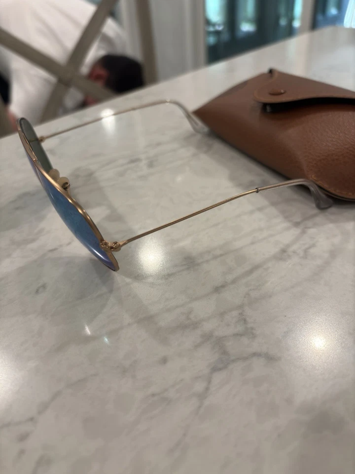 Gafas de sol Aviator Ray Ban con lentes espejadas verdes y azules Foto 4 de 4