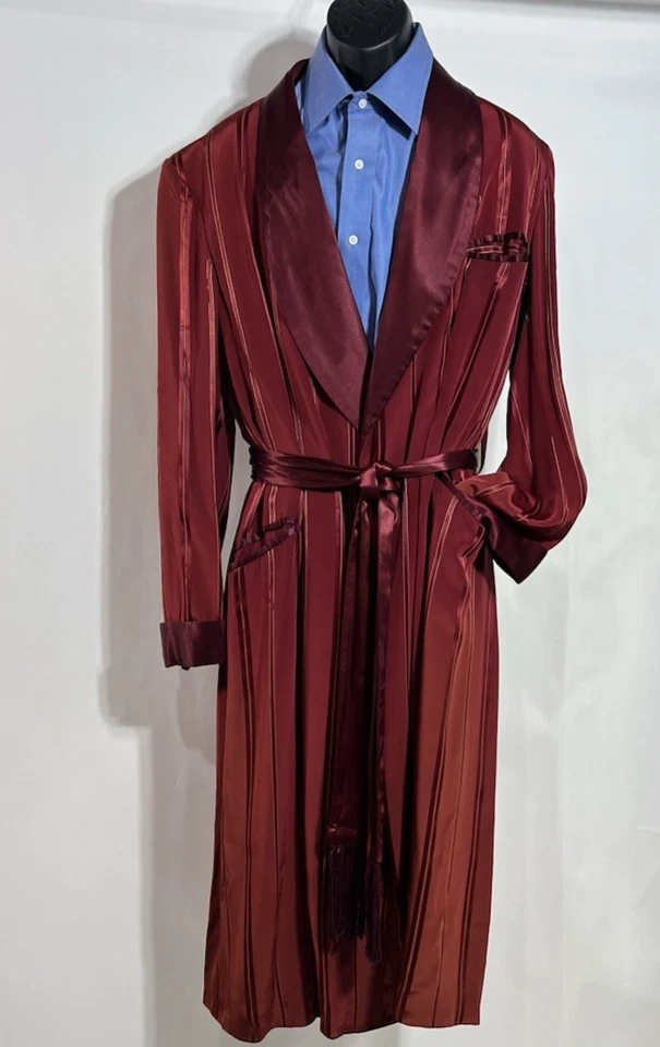 Bata Vintage Para Hombre L Borgoña Satén Caballero Vestir Fumar Chaqueta Rayas Foto 4 de 4