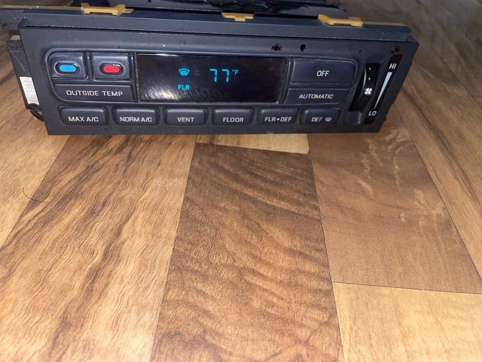 Interruptor de calefacción de control de clima Lincoln Town Car/Mercury Grand Marquis 96-97 OEM Foto 3 de 4