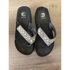 Yellow Box Black Rhinestone Platform Flip Flops Sandals Size 8 NWOT