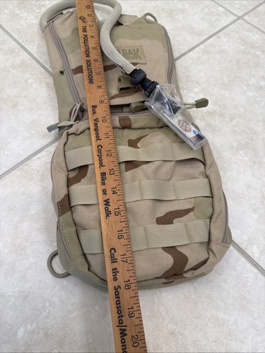 Neu ohne Etikett CamelBak Maximum Gear Trinkrucksack Camouflage Acu 3L Wandern Skifahren Outdoor - Bild 6 von 9
