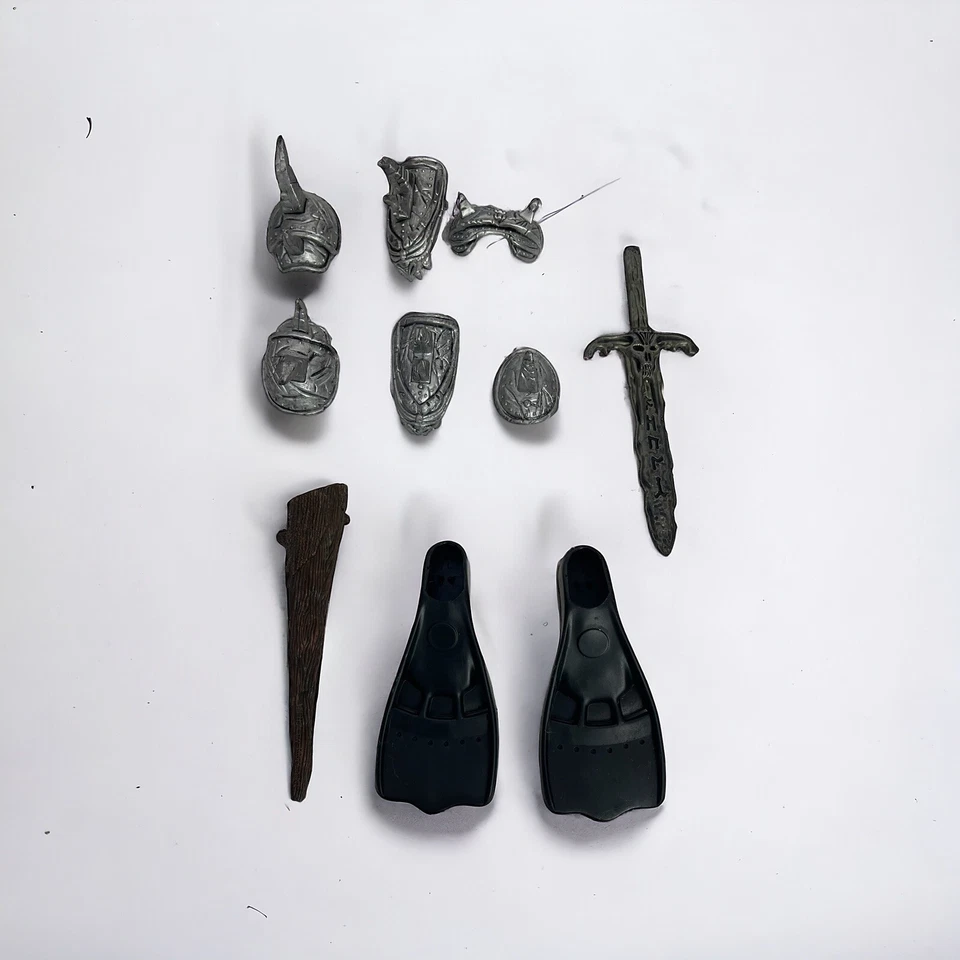 Lote de figuras de acción aleatorias de juguete y accesorios armas superhéroes Foto 3 de 4