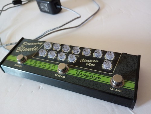 Tech 21 SansAmp Character Series Screaming Blonde With Original Power Supply - Picture 2 of 12