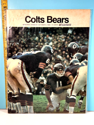 🔥6 Oct 1968 NFL Illustrated Football Chicago Bears v Baltimore Colts HI GRADE🔥 - Picture 1 of 1