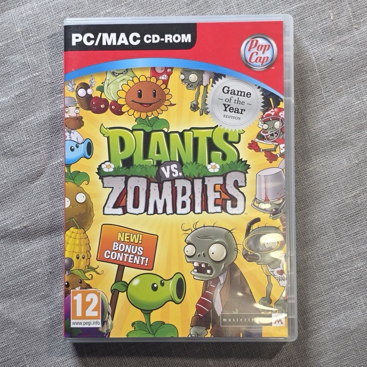 Plants vs Zombies PC Mac CD-ROM Game of the Year Edition GOTY