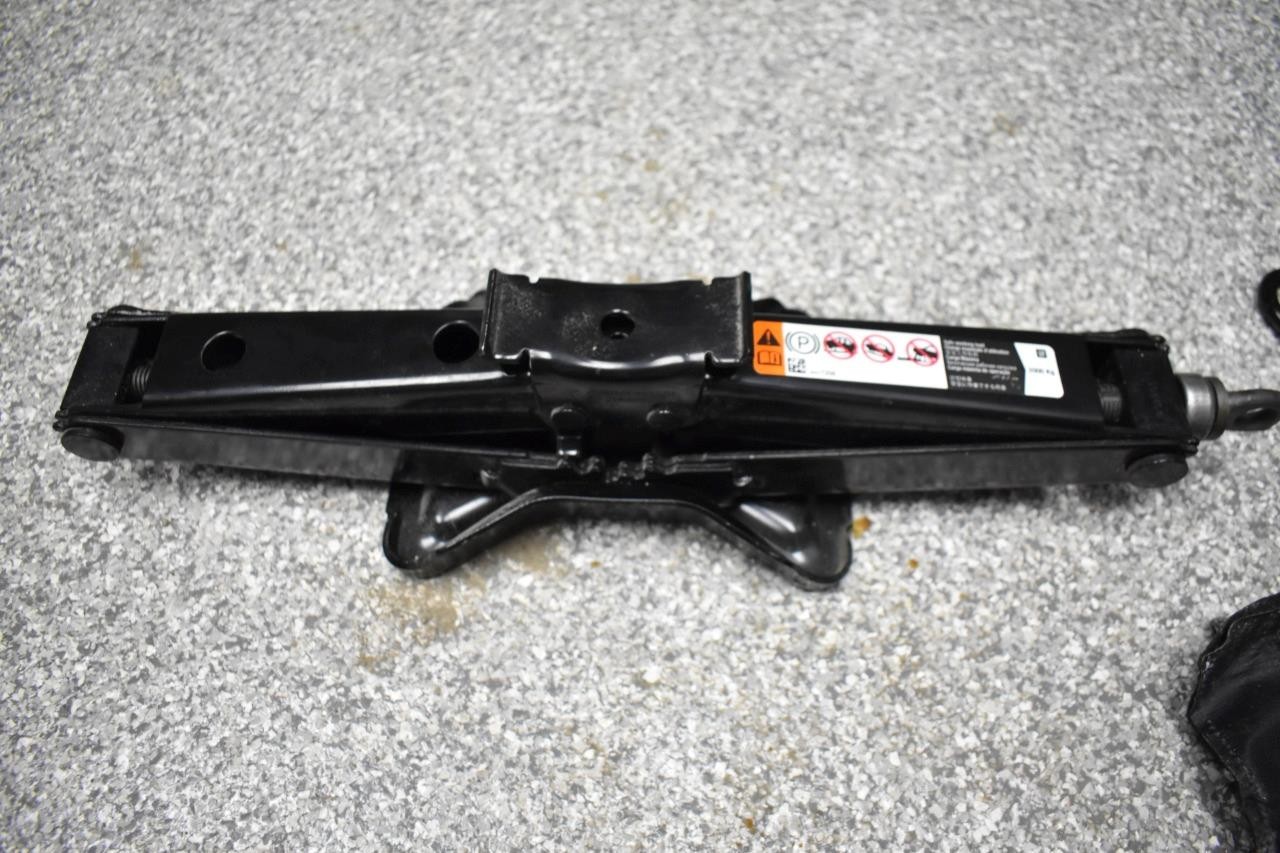 1996-2025 EXPRESS & SAVANA 1500 2500 3500 SRW OEM JACK & TOOLS COMPLETE KIT