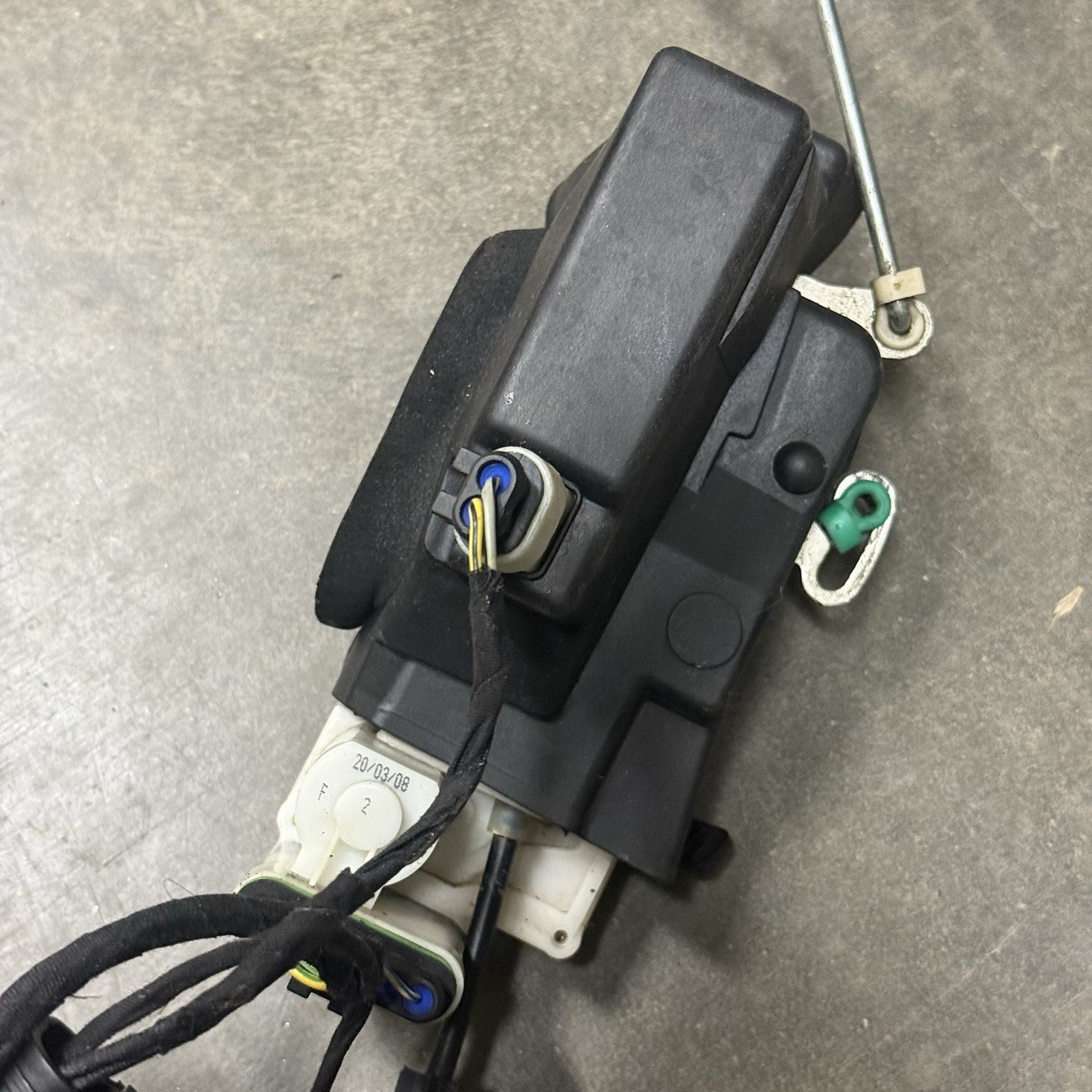 03-13 OEM Maserati Quattroporte M139 Front Right Side Door Lock Latch Actuator