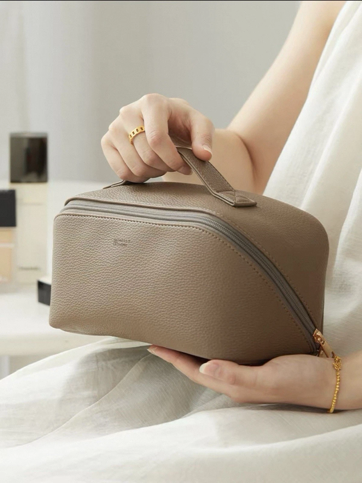 XL PU Leather Cosmetic Bag Neutral Beige Travel Makeup Organizer Waterproof