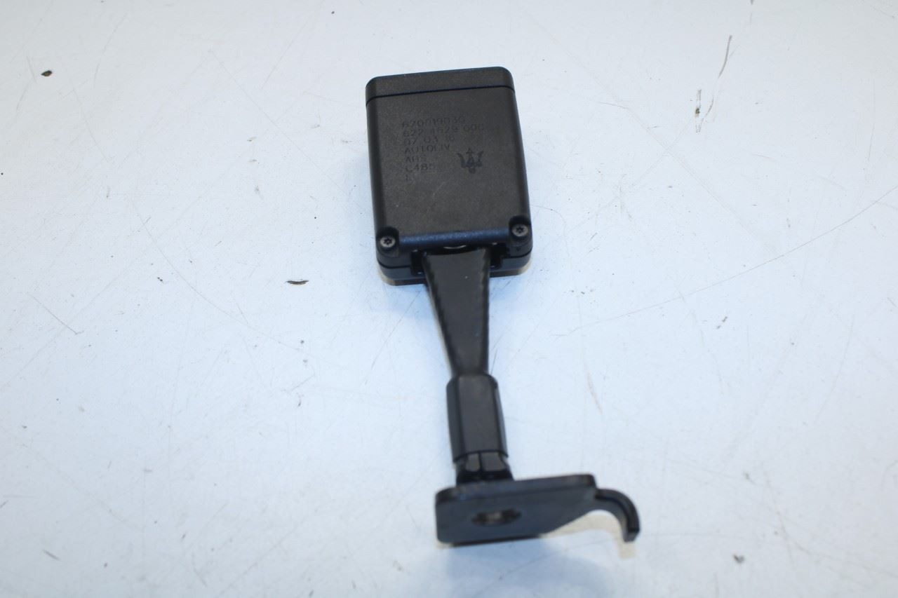 2017-21 Maserati Ghibli Rear RH and LH Side Center 2nd Row Seat Belt Buckle Set