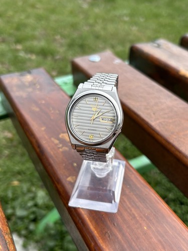 Vintage Watch Seiko 5 Automatic Japan Mechanical Wristwatch 1990s Excellent - Picture 4 of 24